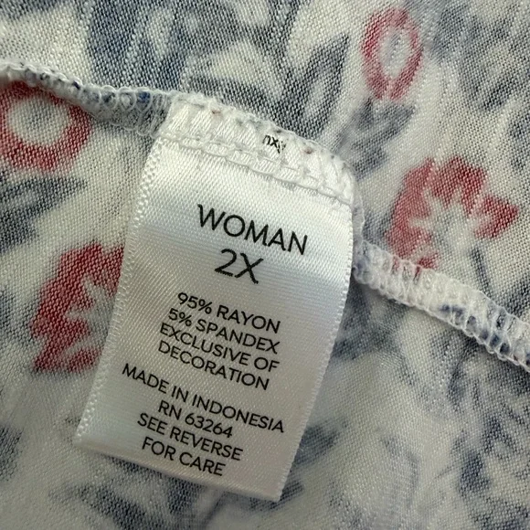 Westport Cream Tunic with Navy Floral and Red Accents - Picture 8 of 8